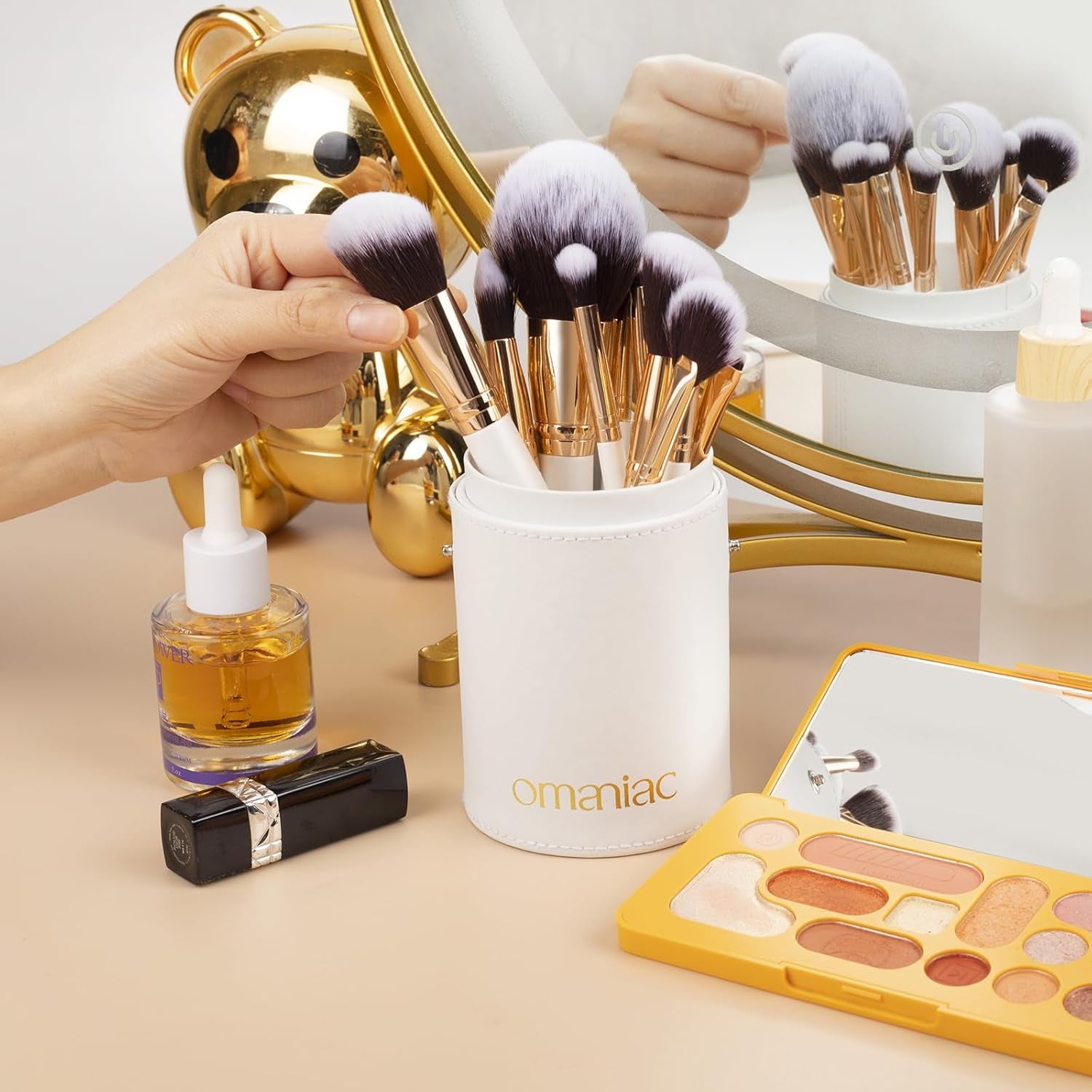 Makeup Brush Set Professional, 12 Pearlescent Wood Handle Makeup Brushes, Premium Cruelty-Free Synthetic Fiber Hair, Travel Make up Brushes Set with Case (White).